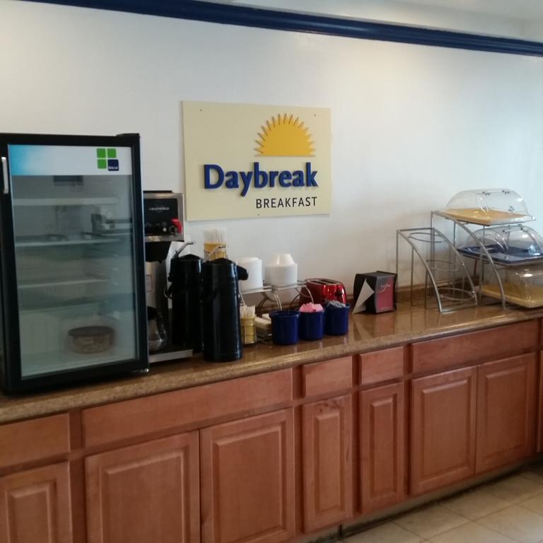 Days Inn By Wyndham Orange Anaheim Exterior photo